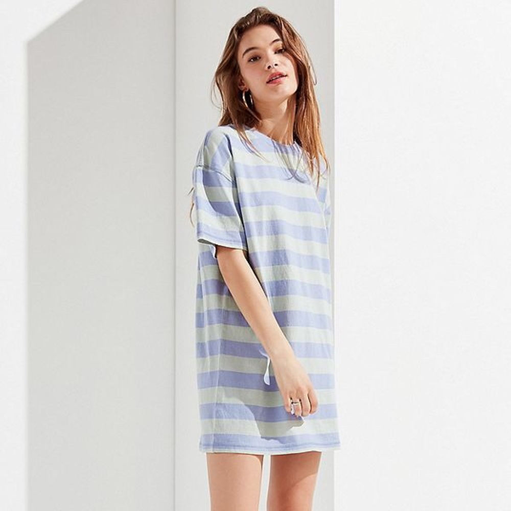 UO T SHIRT DRESS NWT